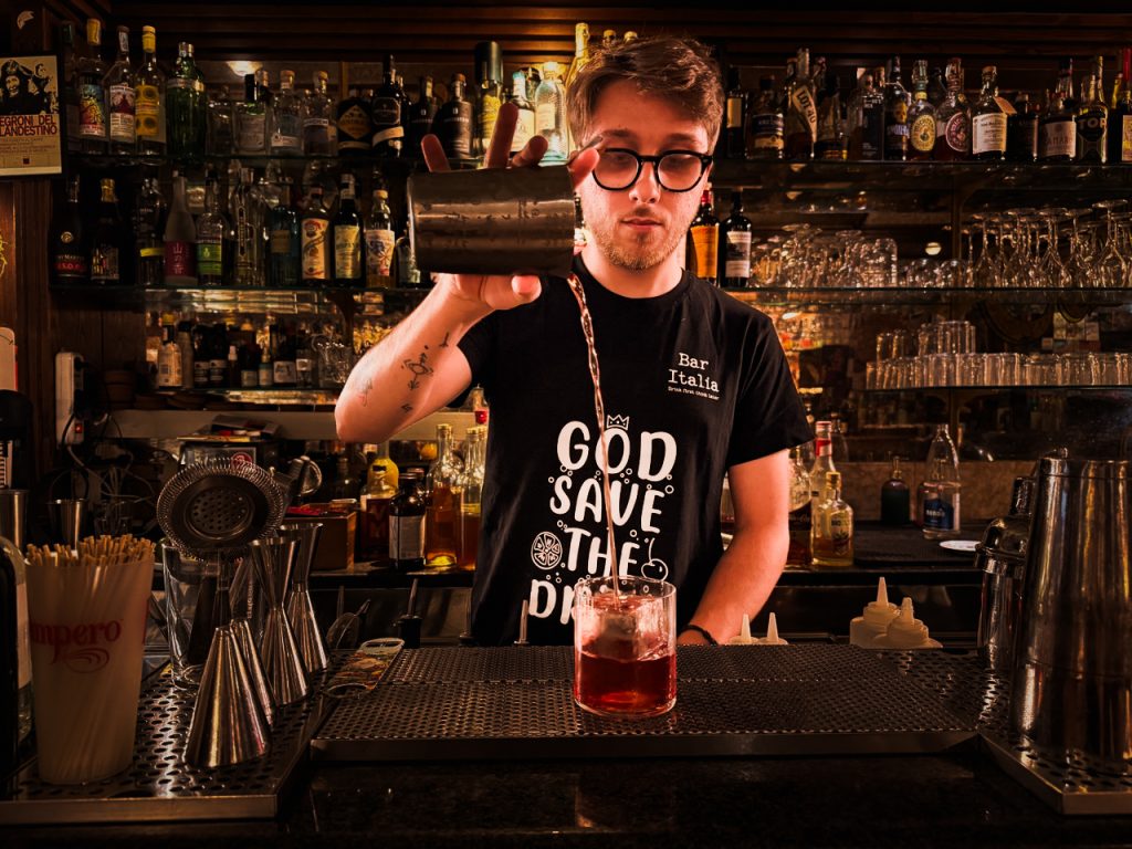 Michele Tangari al Bar Italia di Mantova