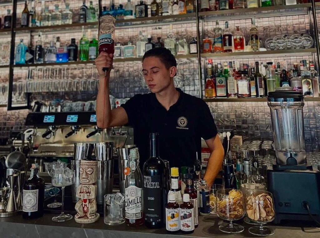 Mattia Menegatti, barman del Trigramma di La Spezia