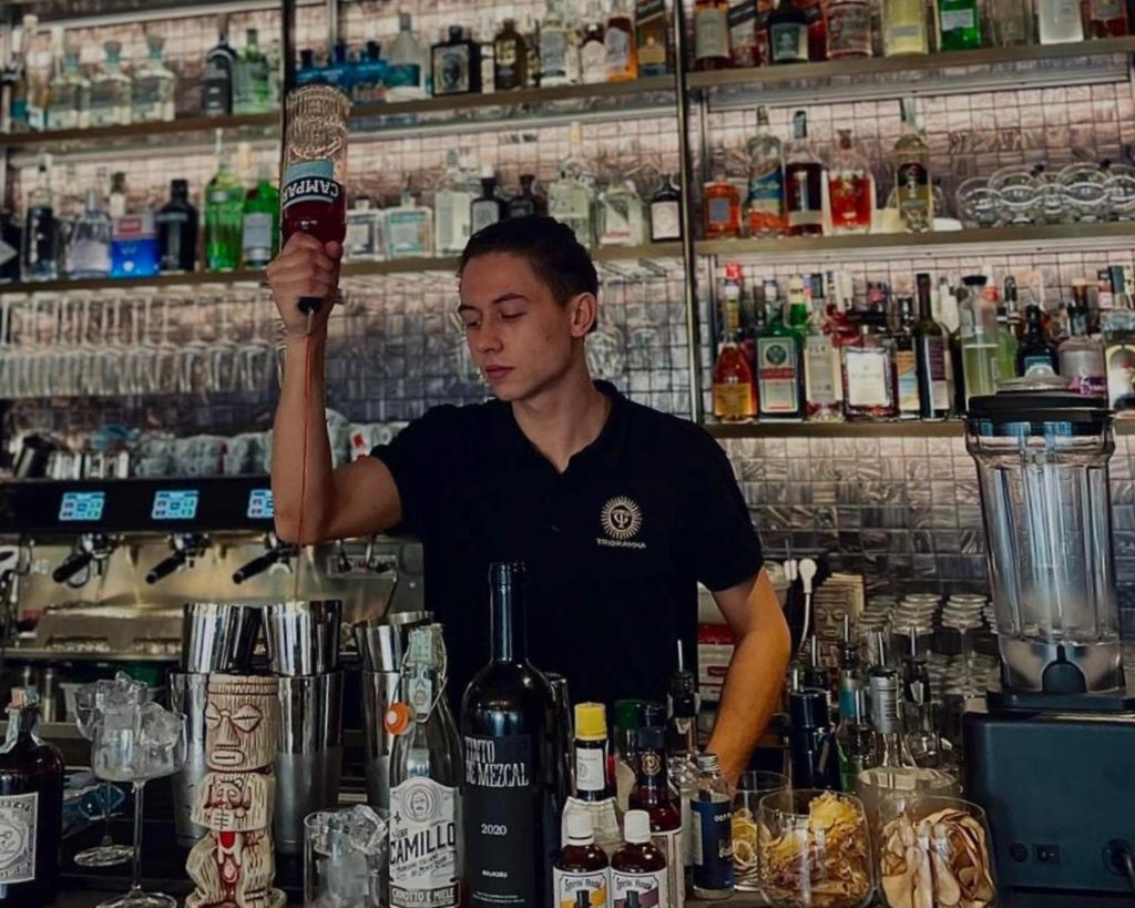 Mattia Menegatti, bartender del Risto Cocktail Bar Trigramma - La Spezia